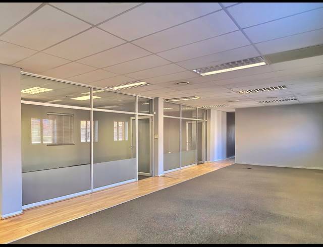 450M² OFFICE TO LET IN WILLOWBROOK